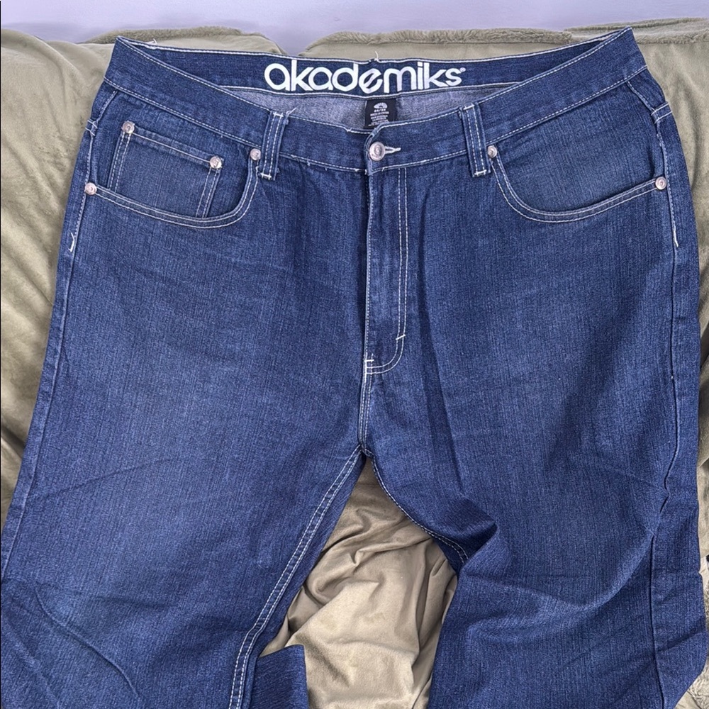 Akademiks Blue Relaxed Jeans with Classic Design